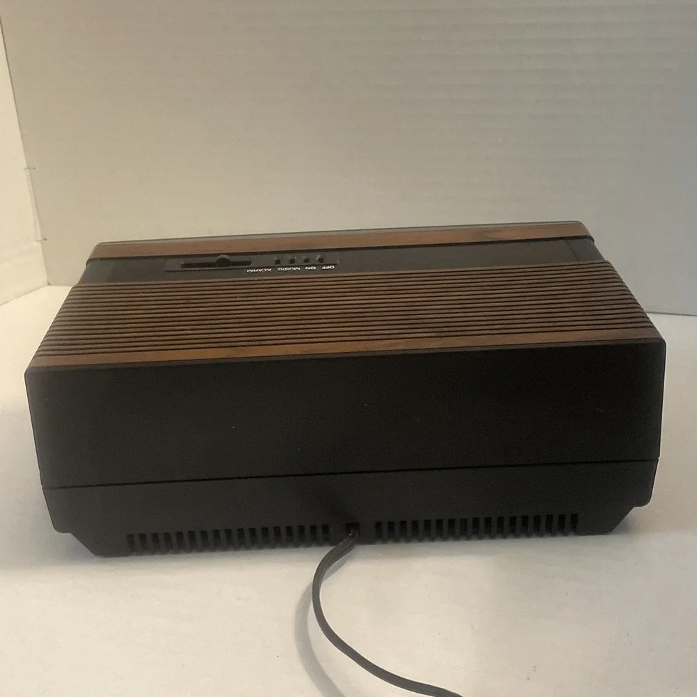 Vintage 1984 General Electric Flip Clock Radio‎ Alarm Clock 7-4305F WORKING